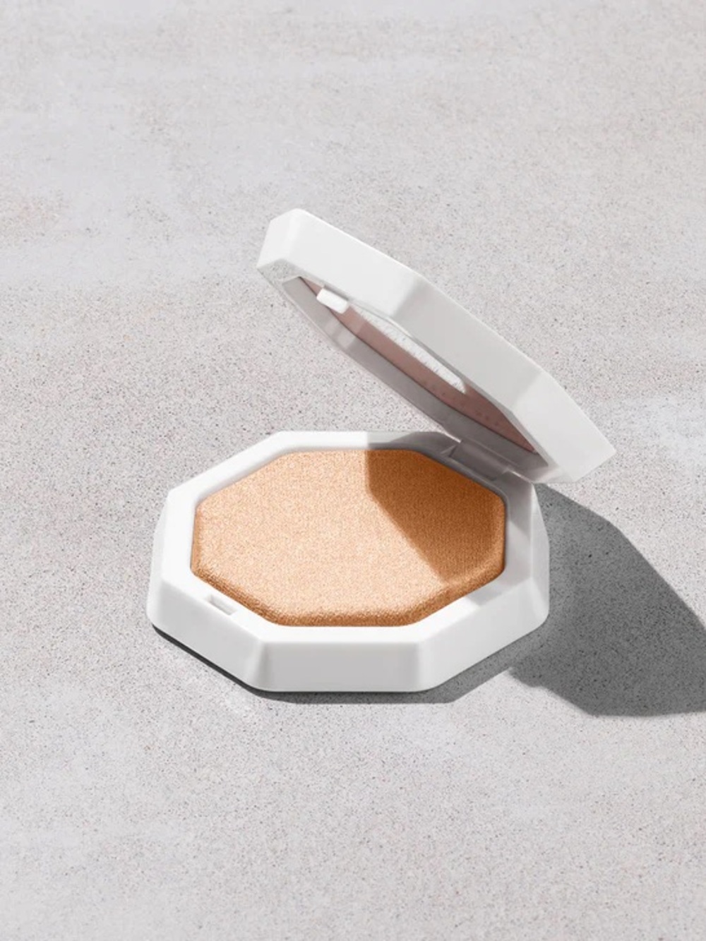 NWT Fenty Beauty Demi’glow Light Diffusing Highlighter - Prosecco (light gold)